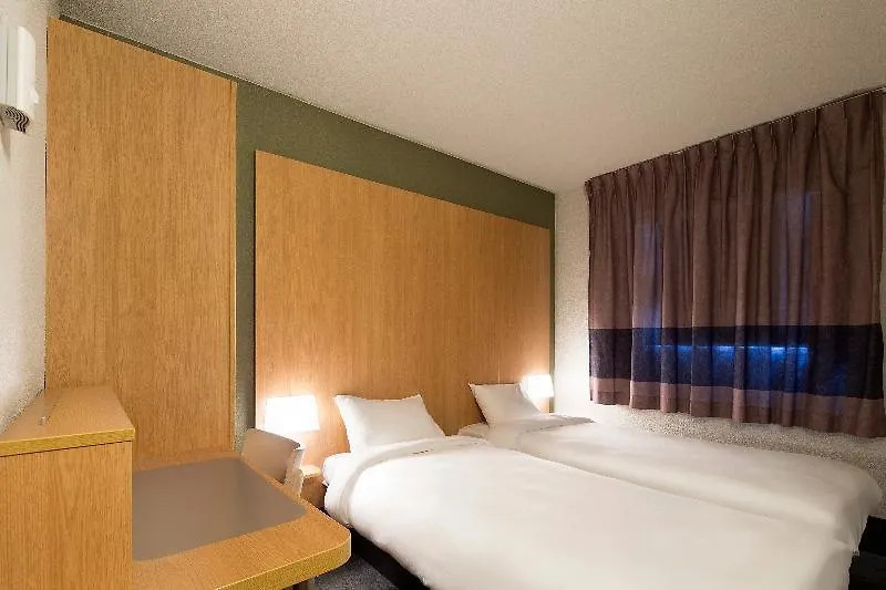 B And B Hotel Montauban