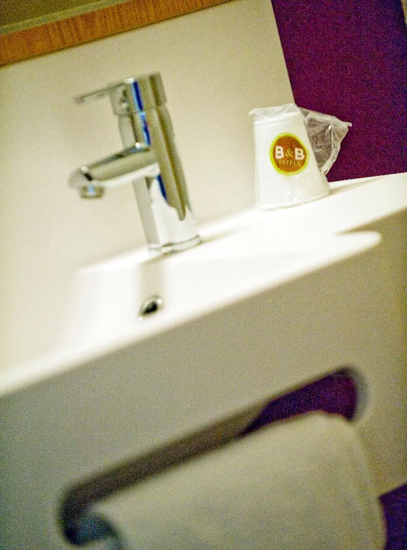 B And B Hotel Montauban
